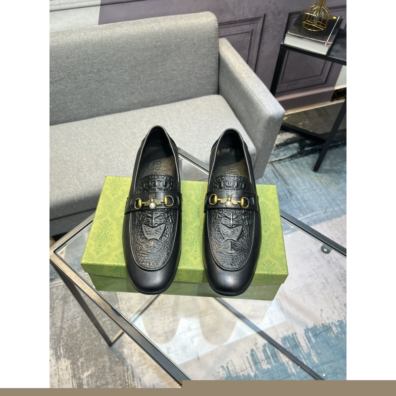 G*u*i leather shoes